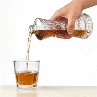 Bouteille de whisky, brandy, rhum ou vin en verre vide, élégante et tendance, avec bouchon en forme de T