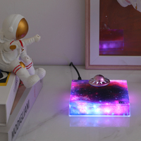 RGB estrella flotante astronauta volador y lámpara de levitación OVNI elegante artesanía decorativa de escritorio para el hogar Idea de regalo