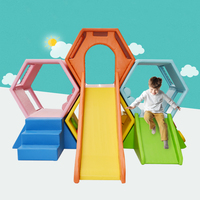 Ensemble combiné d'escalade et de glisse en nid d'abeille arc-en-ciel, jeu de labyrinthe en nid d'abeille, aire de jeux intérieure, ensemble de jeux doux pour enfants d'âge préscolaire