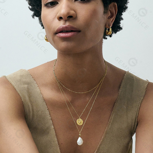 Collier pendentif perle baroque Gemnel: beauté irrégulière rencontre diamant éblouissant - Product Image 4