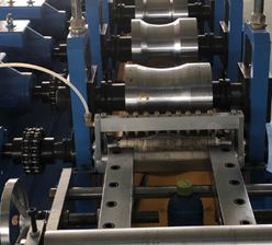 Vollautomatische Metall-Stahl-Garagentor-Herstellungsmaschine Rolltor-Rollformmaschine - Product Image 3