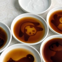 Petite assiette à sauce japonaise en céramique personnalisée avec impression 3D d'images de sauces japonaises Upclay
