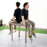 Table de repas d'extérieur carrée 80*80 Foshan VANGARDEN, plateau en panneau de particules moderne, cadre en aluminium, résistante aux intempéries, garantie 2 ans