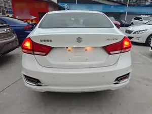 Voiture d'occasion <span class=keywords><strong>Suzuki</strong></span> Alivio automatique, sièges en cuir, traction avant, conduite à gauche, berline, années 2015, 2016, 2017 - Product Image 4