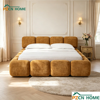 Vente en gros Lit de rangement rembourré à profil bas en velours nuage jaune moutarde, avec coussinets cubiques, taille double et très grande, pour chambre et villa