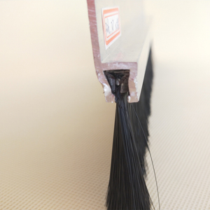 דלת פקק אבק מברשת/דלת חותם מברשת עבור תחתון של דלת/דלת חותם רצועת מברשת לטאטא - Product Image 6