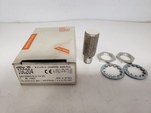 Nouveau et original IGC204 DUCTIVE PROXIMITY SWITCH 10-30V DC NIB en stock dans l'entrepôt - Product Image 1