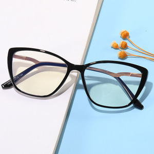กรอบแว่นตา Cat Eye รุ่น 1902 เลนส์เคลือบป้องกันแสงสีฟ้า สำหรับผู้หญิง กรอบโลหะเต็มวง - Product Image 1