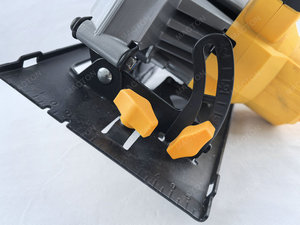 <b>Worm</b> Drive Circular Saw - Product Image 4