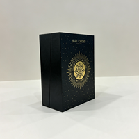 Boîte cadeau rigide personnalisée avec des dossiers de luxe dorés, emballage de parfum avec gaufrage, laminage mat, doublure en éponge