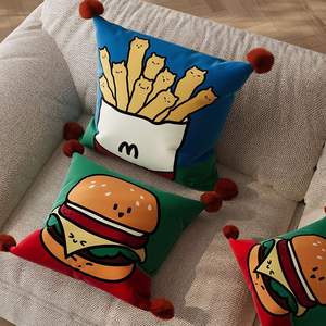 Coussin décoratif carré « Slow Down Cartoon Fries And Burger » avec housse amovible et rembourrage en coton PP pour canapé, salon, lit, voiture - Product Image 4