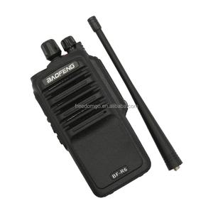 Walkie Talkie UHF BF-R6 Resistente al Agua de Largo Alcance, 16 Canales FM, 5W, 12h de Duración de Batería, 5km 10km - Product Image 2