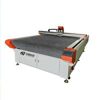 Découpeuse vibrante manuelle CNC ZHONG CAI / Découpeuse à traînée - Découpeuse CCD à détection infrarouge pour la découpe de mousse de polyester