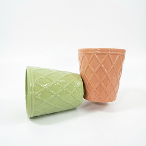 กระถางดอกไม้เซรามิคลายนูนรูปพีชและเพชร<span class=keywords><strong>สี</strong></span>เขียว ขายดีในปี 2026 จากโรงงานโดยตรง สำหรับตกแต่งภายในและภายนอกอาคาร ระเบียง สำนักงาน - Product Image 5