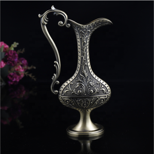 Vase artisanal en métal pour décoration intérieure, vase à fleurs en laiton antique, cadeau - Product Image 4