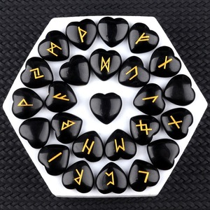 20mm kalp obsidyen taş Rune taşlar yaşlı Futhark alfabe kazınmış 25 adet Rune <span class=keywords><strong>Set</strong></span> kristal divinasyon şifa Runes - Product Image 1