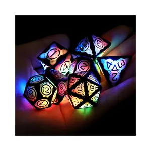 Unique Party New Design LED Flashing Dice Light 6 Hours Glowing Dice Type-C Rechargeable LED Dice