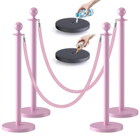 Barrière de contrôle des foules en acier inoxydable à 4 cordes en velours (rose) |   Base remplissable d'eau, longueur personnalisable |   Événements formels d'hôtel