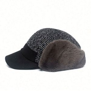 Casquette de baseball en velours pour homme, chaude et épaisse, avec protection des oreilles, idéale pour les sports d'hiver, pour les personnes d'âge moyen et les seniors, résistante au froid, pour les activités de plein air - Product Image 4