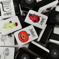 Amerikan Siyah Cadılar Bayramı Temalı Mahjong Oyun Seti Vampir Amerikan Akrilik Mahjong Taşları