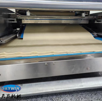 Laminoir à pâte à biscuits commercial équipé d'un système de saupoudrage pour la production de biscuits soda et panda, machine à fabriquer des biscuits