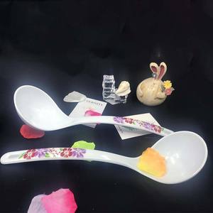 Utensilios de cocina: Cuchara y colador combinados para sopa, cuchara de plástico de mango largo, adecuada para ollas calientes y papillas. - Product Image 5