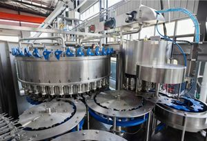 完全自動三合一充填機による純水製造ライン（250ml、350ml、500ml、550ml、1000mlボトル対応） - Product Image 4