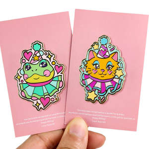 เข็มกลัดโลหะแบบกำหนดเอง เคลือบแข็งและเคลือบอ่อน ผลิตจากโลหะผสมสังกะสีหล่อขึ้นรูป พร้อมโลโก้ ป้ายตราสัญลักษณ์ ของที่ระลึก เข็มกลัดติดเสื้อผ้า - Product Image 3