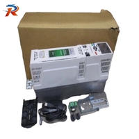 PLC Neuf M700-074 00770 avec programmation et composé d'aluminium et d'acier, produit sous garantie