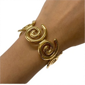 กำไลข้อมือสตรีแบบเปิดลายเกลียวเคลือบทอง 18K ทำจากสแตนเลสสตีล 316L กันน้ำ ไม่หมอง ทนทาน สไตล์วินเทจ - Product Image 2