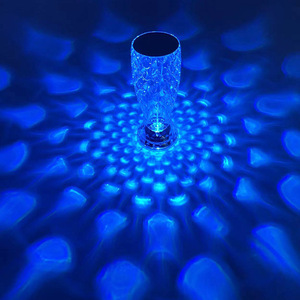 2024 nouveau Design échantillon gratuit <span class=keywords><strong>fleur</strong></span> <span class=keywords><strong>de</strong></span> <span class=keywords><strong>Lotus</strong></span> LED cristal lampe <span class=keywords><strong>de</strong></span> Table rvb 16 couleurs tactile télécommande lampe <span class=keywords><strong>de</strong></span> nuit USB Rechargeable - Product Image 3
