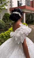 Robe de mariée de luxe 2026 à col en V et épaules dénudées, faite main, avec broderies de paillettes et sequins, style robe de bal royale avec traîne chapelle