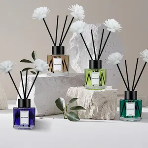 Customized Luxury Refillable Decorative 50Ml Colourful Hotel Fragrance Perfume Aroma Flower Reed Diffuser With Rattan Sticks