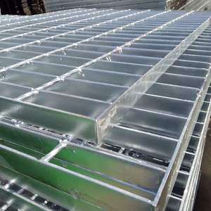 Grille en acier galvanisé robuste pour usage industriel avec protection anti-corrosion - Product Image 1