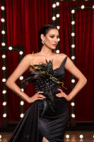 Ocstrade Robe de Soirée en Satin Noir Épaules Dénudées avec Ornements en Plumes et Fente Haute, Élégante Robe de Bal Formelle pour Femme