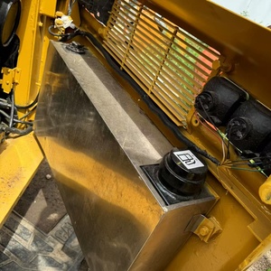 รถตักล้อยาง CAT 420C พร้อมห้องโดยสารสีดำและแขนไฮดรอลิกสำหรับงานก่อสร้างหนัก - Product Image 4