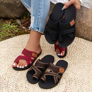 Nouvelles tongs plates à lanières antidérapantes, légères et respirantes pour femmes, collection Printemps-Été 2025, design tendance - Product Image 1