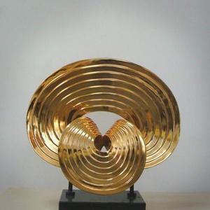 Sculpture de bureau d'intérieur en résine dorée personnalisée, peinte à la main, imperméable, thème astronaute, cadeau d'affaires, figurine - Product Image 5