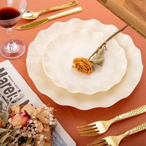 <span class=keywords><strong>Assiette</strong></span> <span class=keywords><strong>plate</strong></span> ondulée multicolores, <span class=keywords><strong>assiette</strong></span> de présentation pour hôtel, <span class=keywords><strong>assiette</strong></span> jetable en <span class=keywords><strong>plastique</strong></span> pour fête de famille, 10,25 pouces/7,5 pouces, moderne - Product Image 3