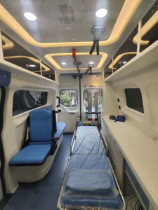Ambulancia Diésel FORD V362 4*2 con Diseño Exterior e Interior <span class=keywords><strong>de</strong></span> Última Generación - Product Image 5