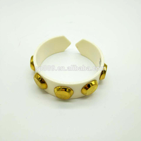 Vente en gros d'accessoires simples et élégants en écaille de tortue pour femmes Bracelet manchette en acétate blanc en forme d'ongle Fêtes Mariages