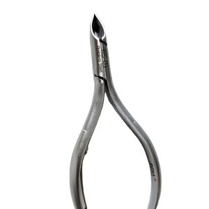 KS01 Cortacutículas de Acero Inoxidable con Hoja Curva Biselada y Abertura de Mandíbula Ancha, Punta Afilada, Herramienta Profesional para Uñas, para Uso en Dedos de Adultos - Product Image 5