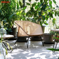 Fauteuil pliant en rotin, mobilier de salon moderne avec pieds en métal, disponible en noir et en bois massif