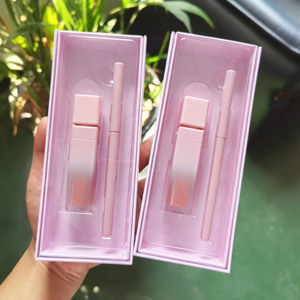 Thiết kế mới <span class=keywords><strong>Lip</strong></span> <span class=keywords><strong>Gloss</strong></span> trang điểm Vegan rõ ràng long lanh <span class=keywords><strong>Lip</strong></span> <span class=keywords><strong>Gloss</strong></span> Nhà cung cấp bán buôn nhãn hiệu riêng ánh sáng lung linh Son môi lỏng - Product Image 5