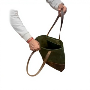 Bolso de mano de cuero genuino personalizado para mujer, impermeable, con bordado y cierre de cremallera, elegante, estilo ecuestre, con detalles de piedra, para uso diario. - Product Image 2