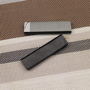 Briquet gonflable long 2026, briquet métallique coupe-vent à flamme verte, vente en gros d'accessoires pour fumeurs pour hommes et femmes - Product Image 3