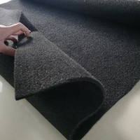 Moquette jetable en polyester 100% aiguilletée, rouge, blanc, rose, gris, pour exposition, scène, couloir, velours