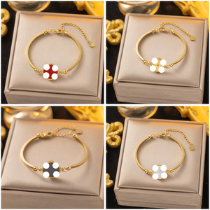 Joyería <span class=keywords><strong>de</strong></span> Moda <span class=keywords><strong>de</strong></span> Alta Gama al por Mayor, Brazalete <span class=keywords><strong>de</strong></span> <span class=keywords><strong>Acero</strong></span> <span class=keywords><strong>Inoxidable</strong></span> con Trébol <span class=keywords><strong>de</strong></span> Cuatro Hojas y Cinco Flores, Chapado en Oro <span class=keywords><strong>de</strong></span> 18k, para Mujer - Product Image 1