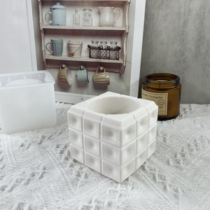 Collection de Moules en Silicone pour Pots de Fleurs, Jardinières et Vases en Béton : Modèles Ronds, Carrés, à Pois et Original “Lève-Tôt” – Décoration Intérieure - Product Image 2