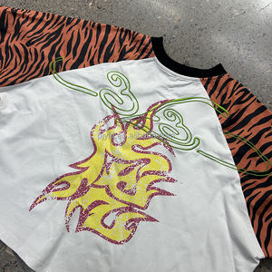 Produttore di abbigliamento Streetwear <span class=keywords><strong>T</strong></span>-<span class=keywords><strong>Shirt</strong></span> a maniche lunghe con stampa a fiamma in <span class=keywords><strong>cotone</strong></span> con colori personalizzati - Product Image 2